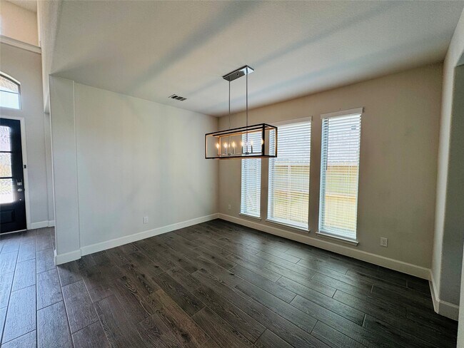 Building Photo - 26510 Star Blossom Ln