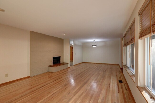 Building Photo - Beautifully Refinished 4BR 2BA Home on Lar...