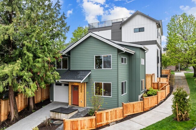 Building Photo - 2bd/1.75ba Seattle Home