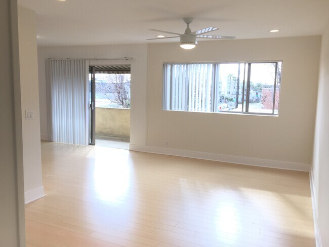 Building Photo - 3410 Club Dr