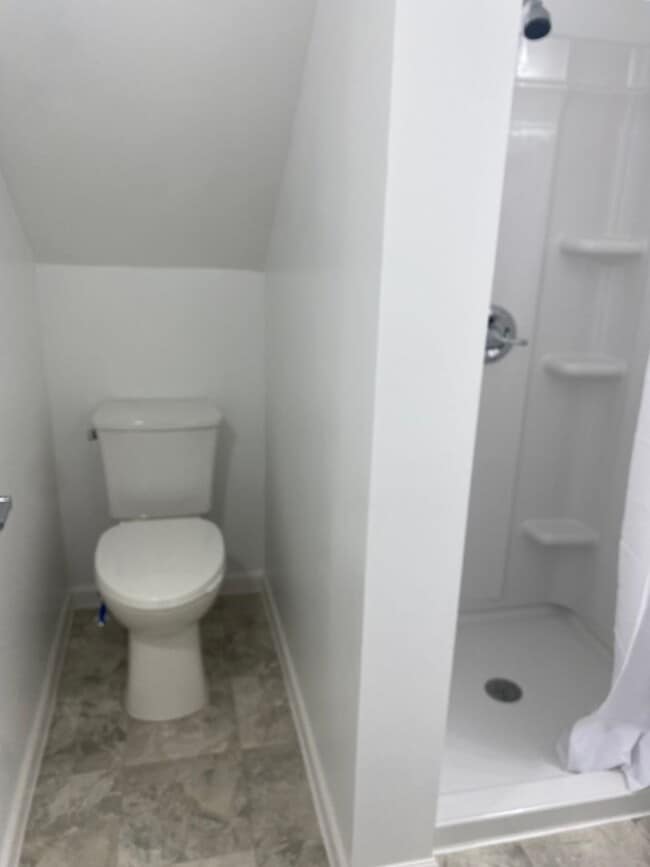 Building Photo - 212 Tinkler St