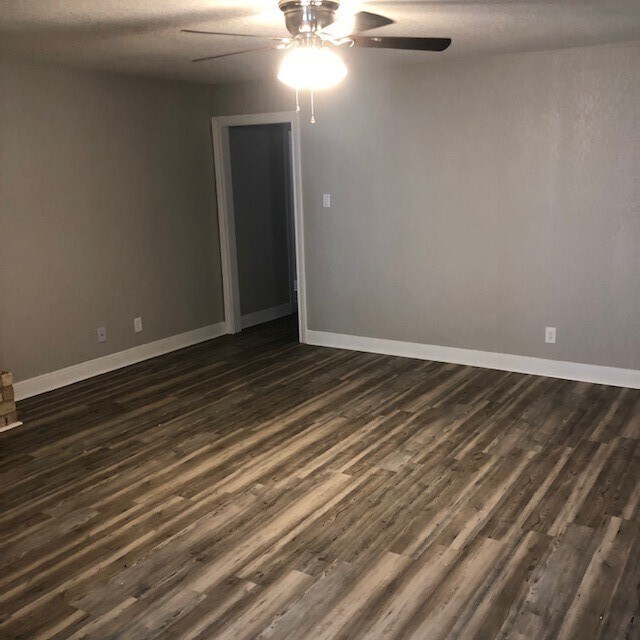 Building Photo - 5420 Longshadow Dr
