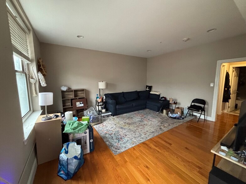 Building Photo - 57 E Butler Ave