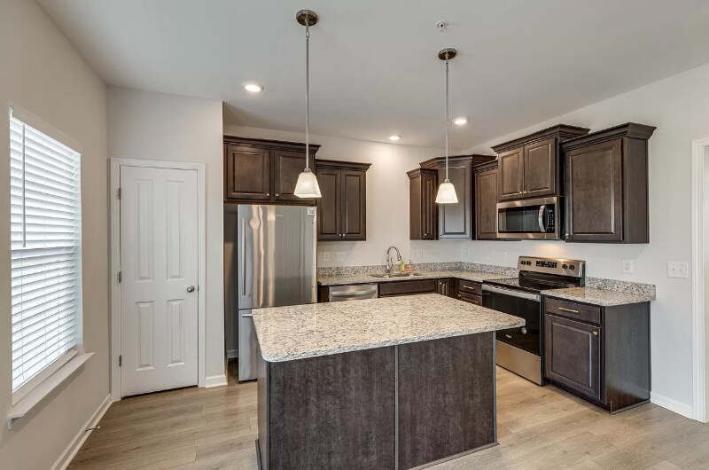 Building Photo - 204 Kinsale Dr