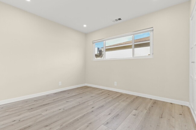 Building Photo - 6535 Ben Ave