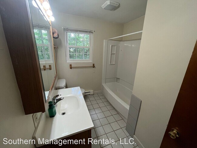 Building Photo - 4 br, 1.5 bath House - 13059 Cross Roads Ave