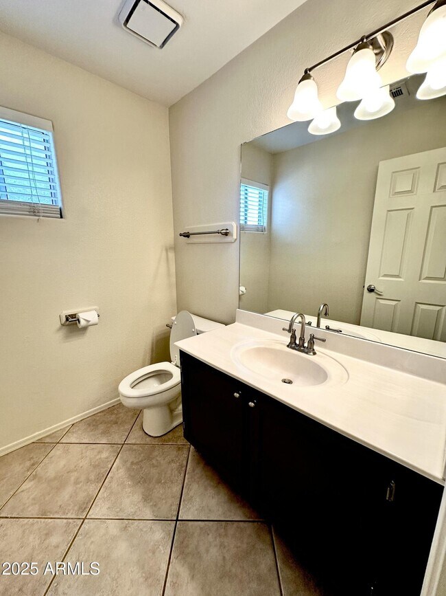 Building Photo - 4708 E Thunderhill Pl