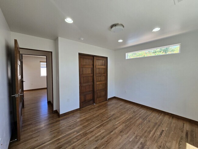 Building Photo - 127 Sereno Dr