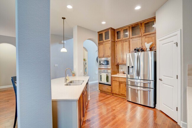 Building Photo - Beautiful 4 Bedroom, 3.5 Bathroom Home with Garage & Private Backyard