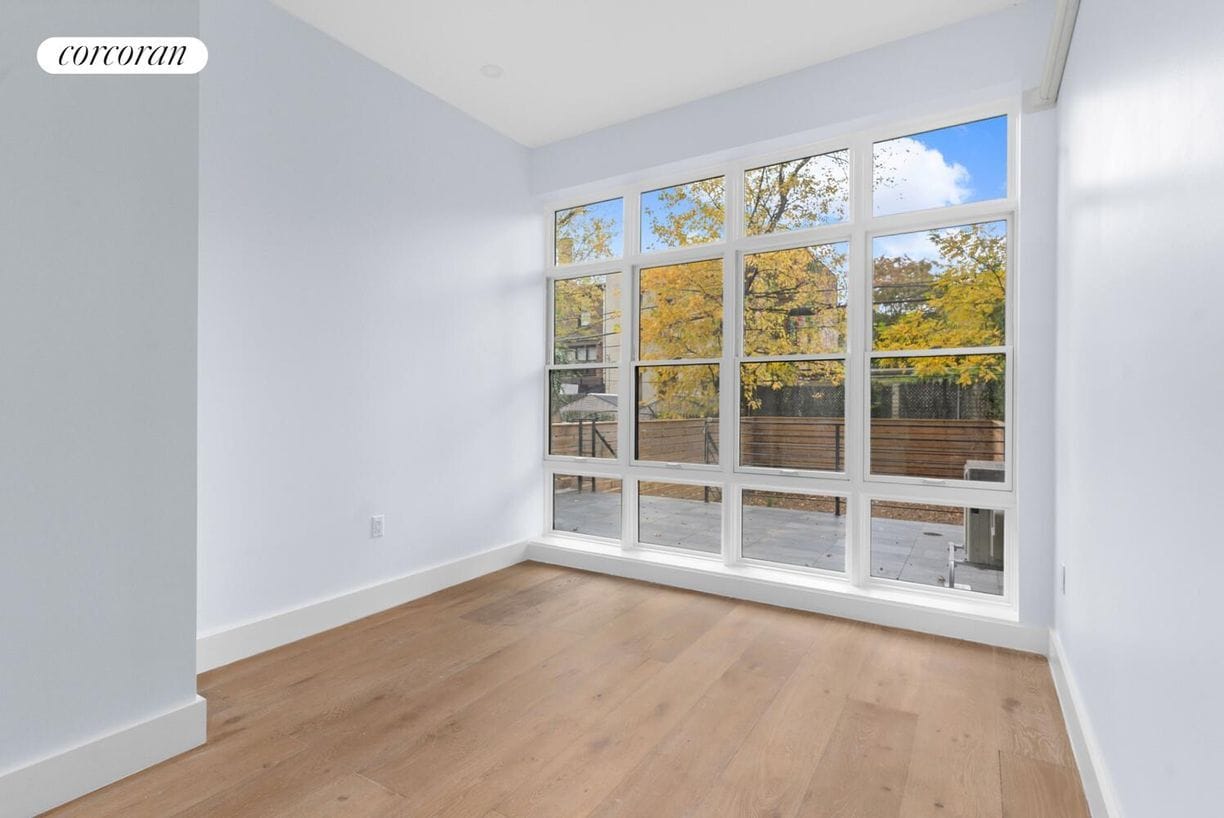 Building Photo - 65 Bainbridge St.