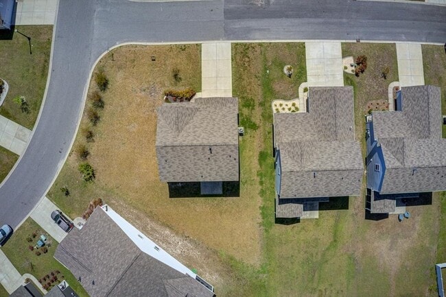 Building Photo - 5700 Redgum Dr