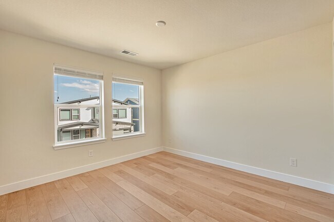 Building Photo - 394 Blackfoot St
