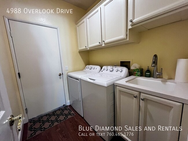 Building Photo - 4988 Overlook Dr