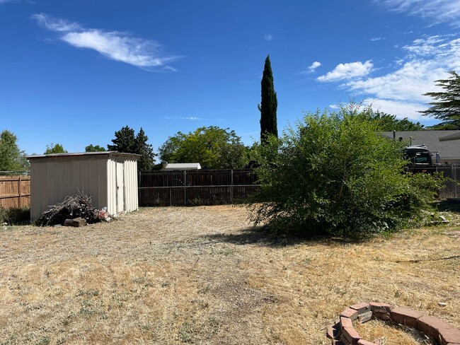 Building Photo - 3050 N Date Creek Dr