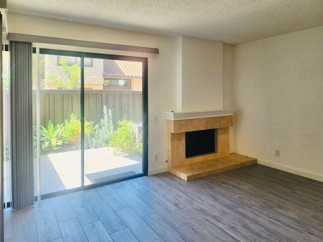 Building Photo - 5151 Walnut Ave