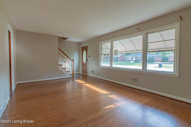 Building Photo - 3311 Dogwood Dr