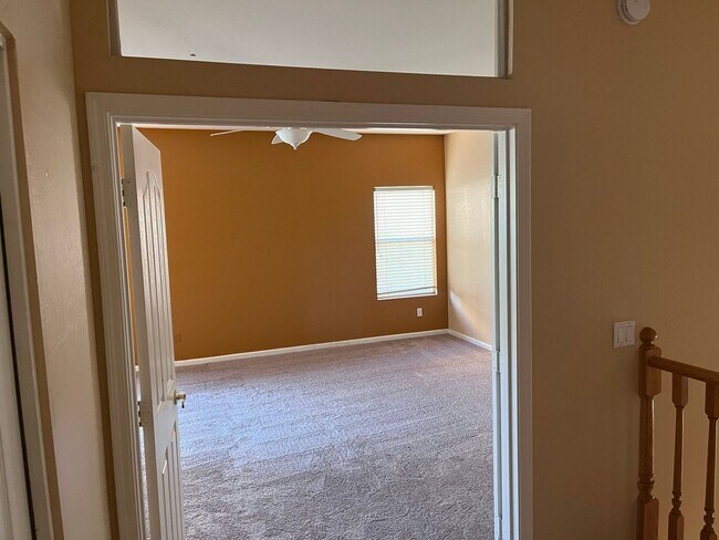 Building Photo - 4746 W Carla Vista Dr