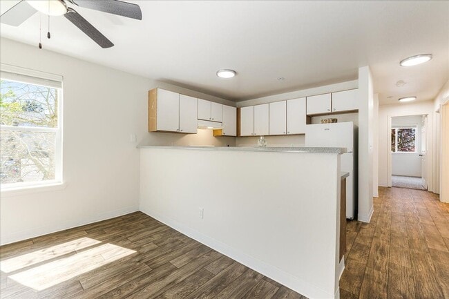 Building Photo - Foster Plaza Apartments