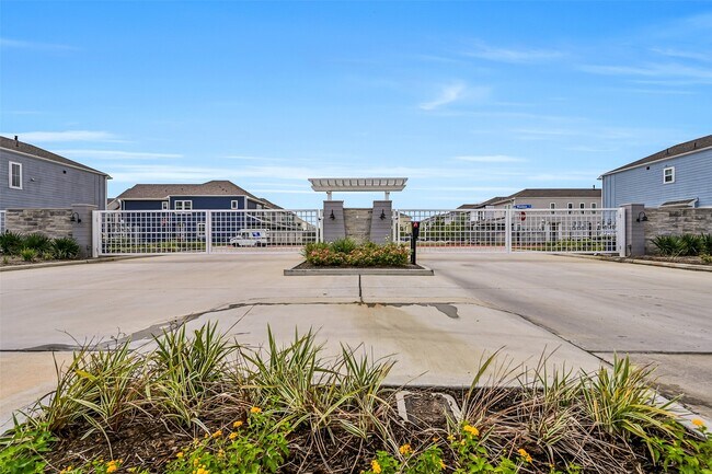 Building Photo - 2403 Bay Breeze Dr