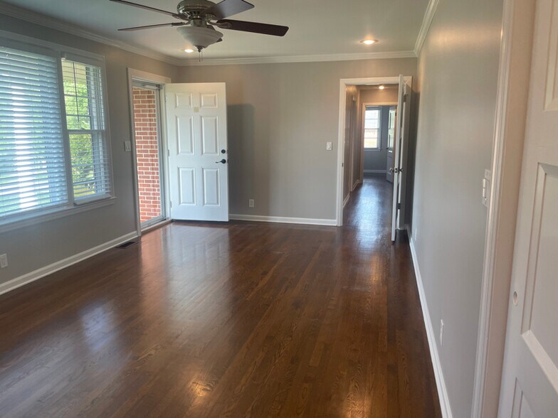 Building Photo - 208 General Roberts Dr