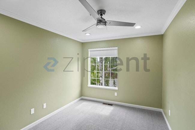 Building Photo - 5045 Hiller Ln