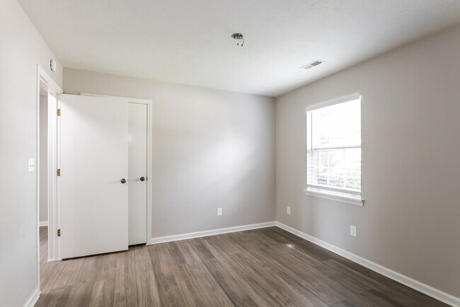 Building Photo - 329 Bear Story Blvd