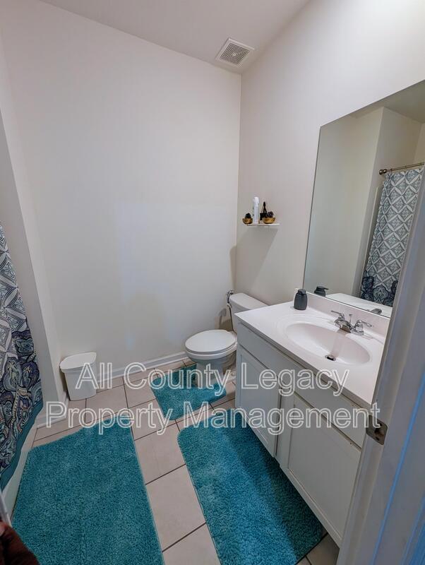 Building Photo - 928 Blue Juniper Cir