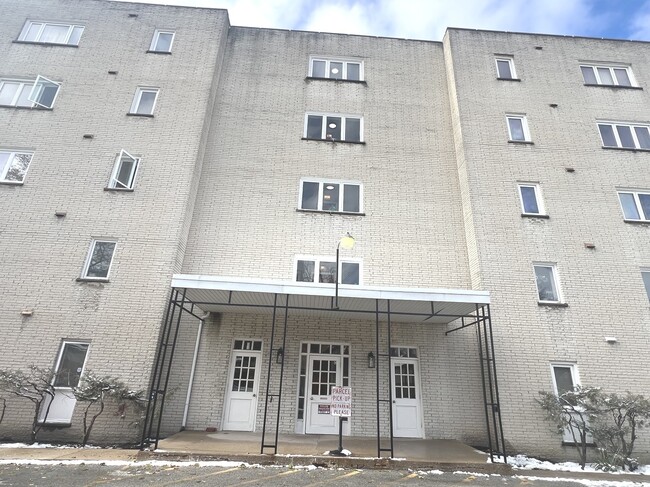 Primary Photo - 11551 S Western Ave