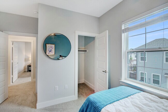 Building Photo - 28325 Birnham Woods Dr