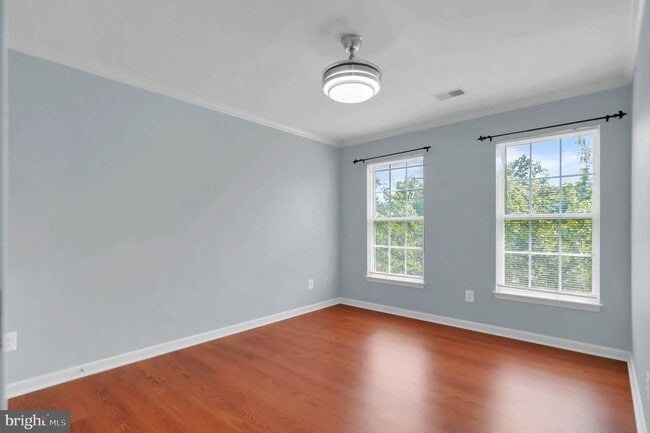 Building Photo - 2548 Port Potomac Ave