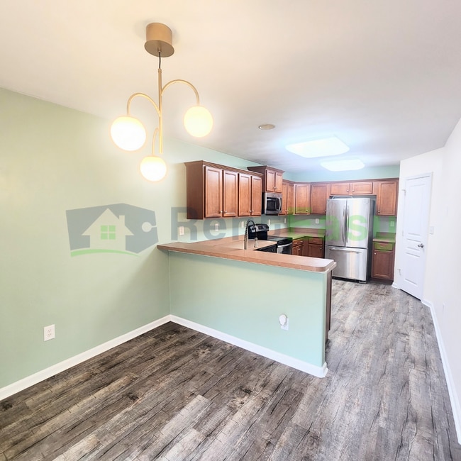Building Photo - 2250 Humphreys Dr
