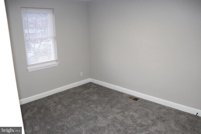 Building Photo - 8623 Willow Oak Rd