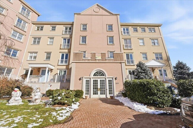 Building Photo - 109 Shearwater Ct E