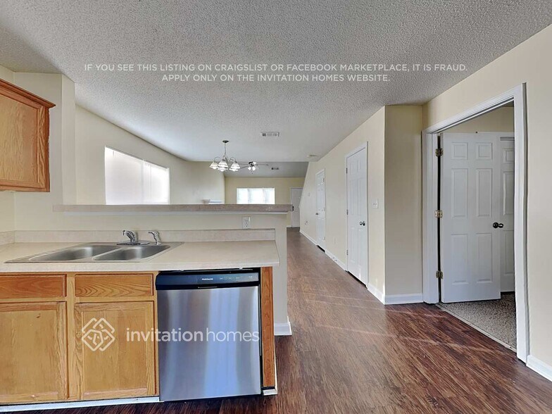 Building Photo - 204 Tulane Dr