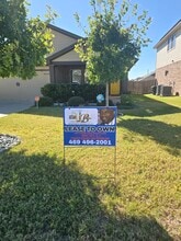 Building Photo - 320 Ammonite Ln