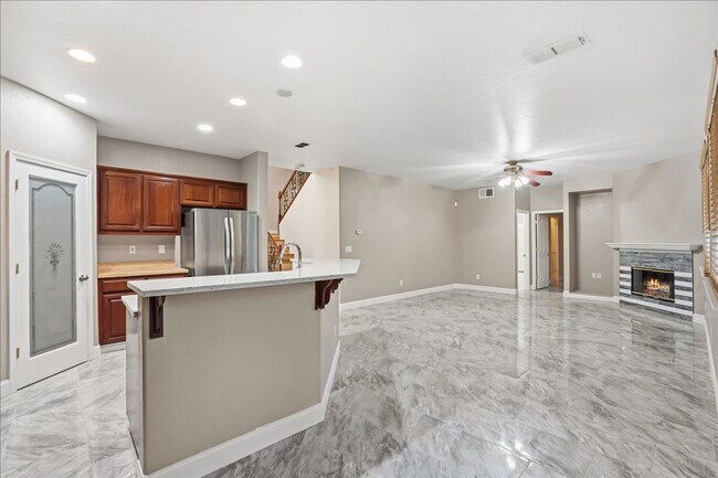 Building Photo - 70 Arches Cir