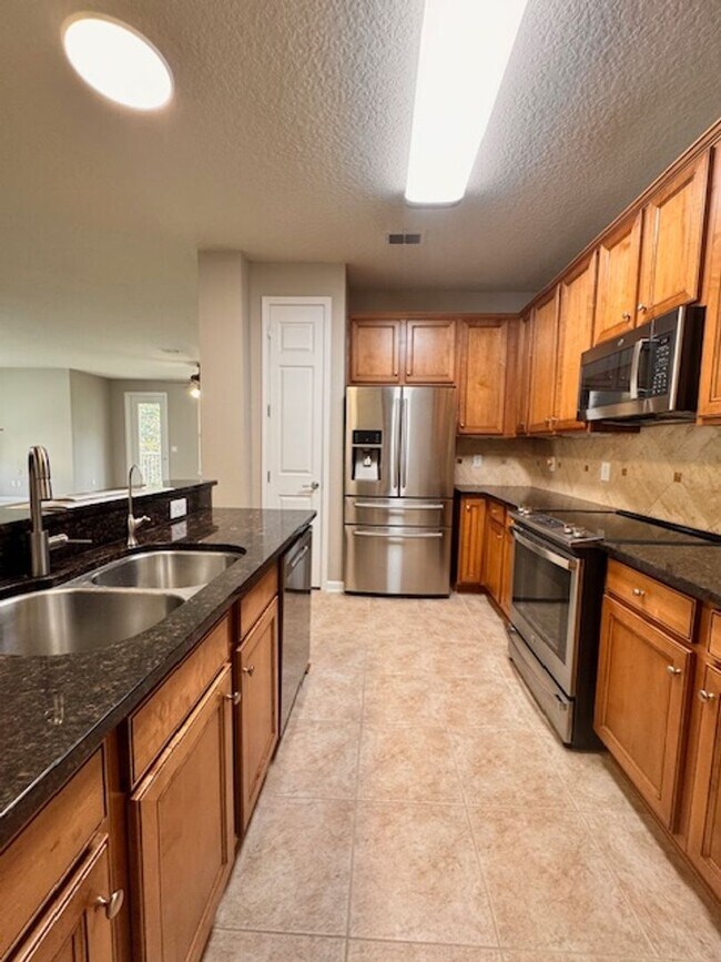 Building Photo - Condominium for rent