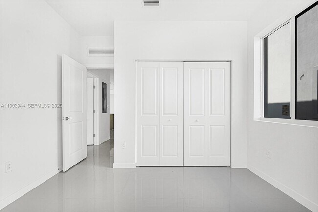 Building Photo - 22555 SW 125th Ave