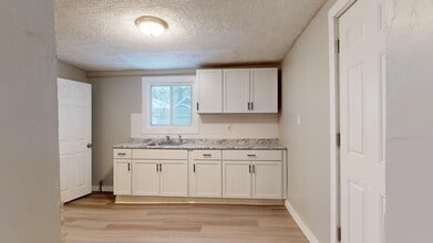 Building Photo - 3332 Walton Ave