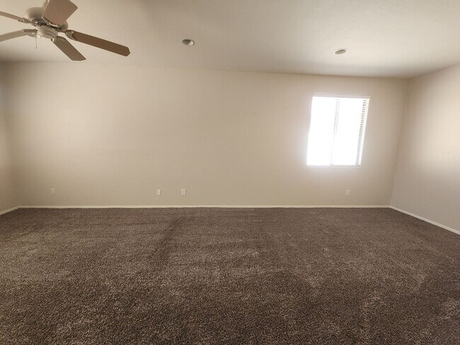 Building Photo - Immaculate Golf Community Home