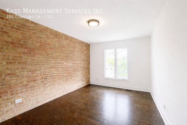 Building Photo - 700 Concord Ln