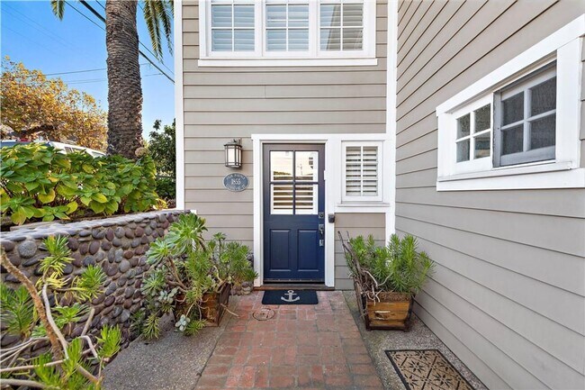 Building Photo - Woods Cove Beach House