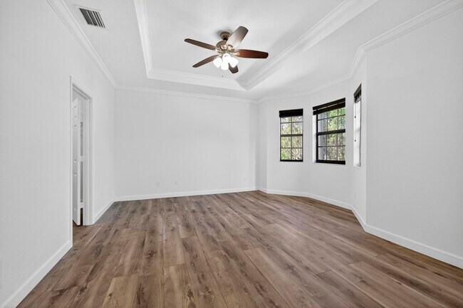 Building Photo - 10384 Wellington Parc Dr