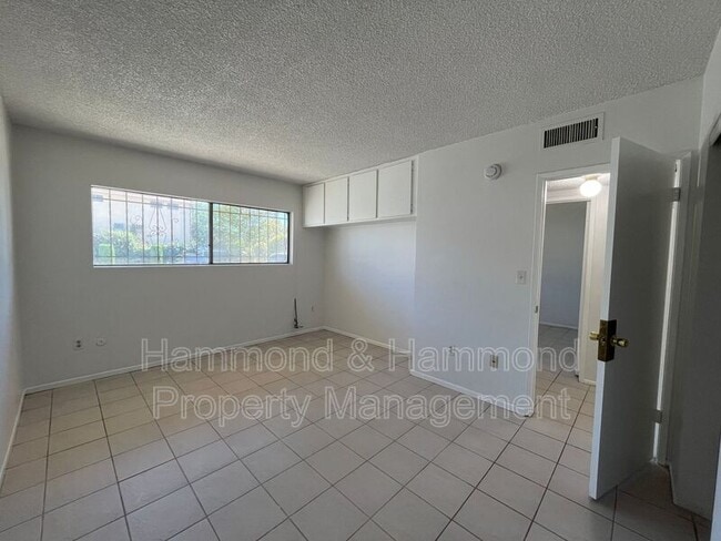 Building Photo - 7924 Laurel Canyon Blvd