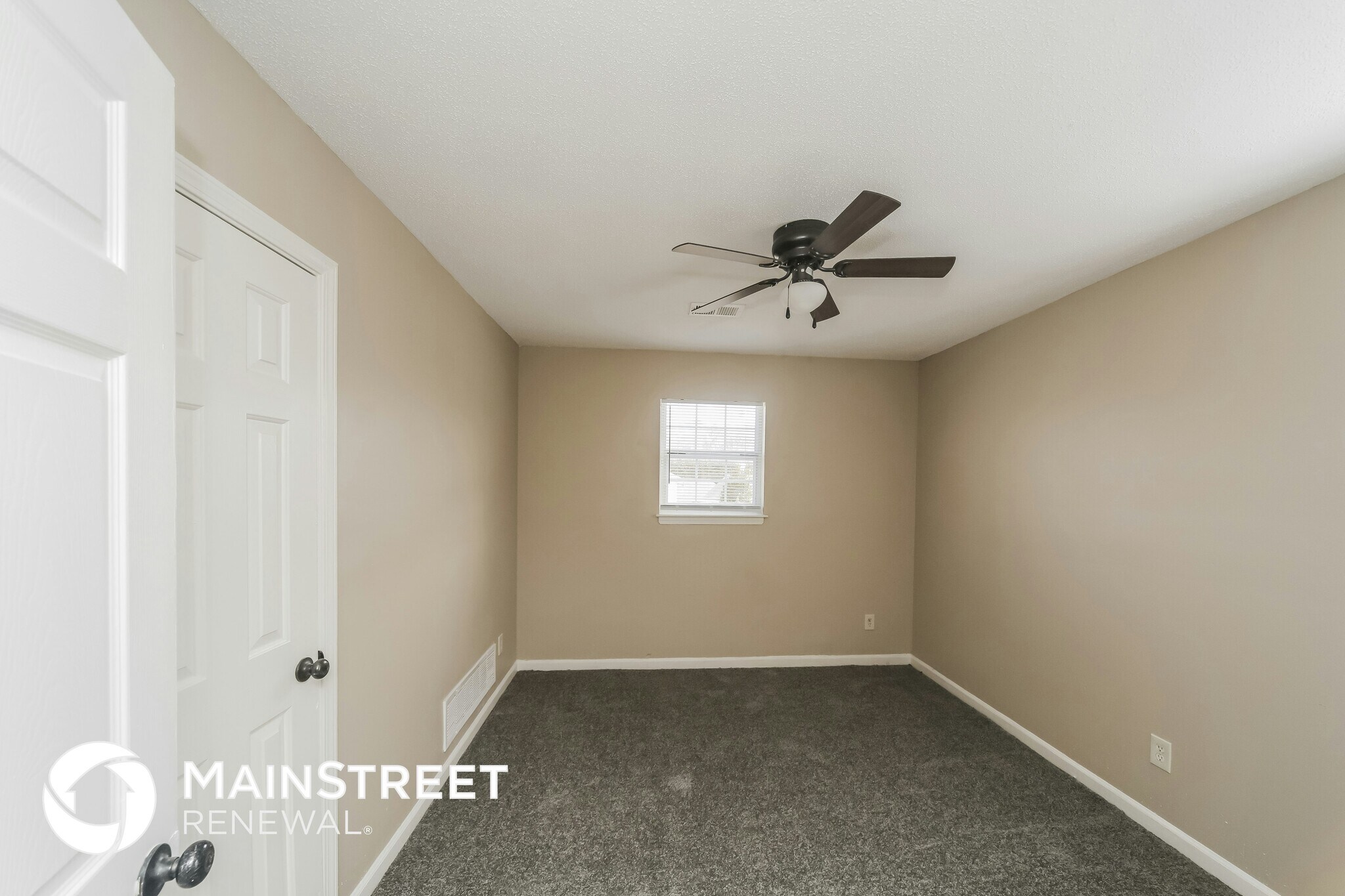 Building Photo - 4663 Royal View Dr
