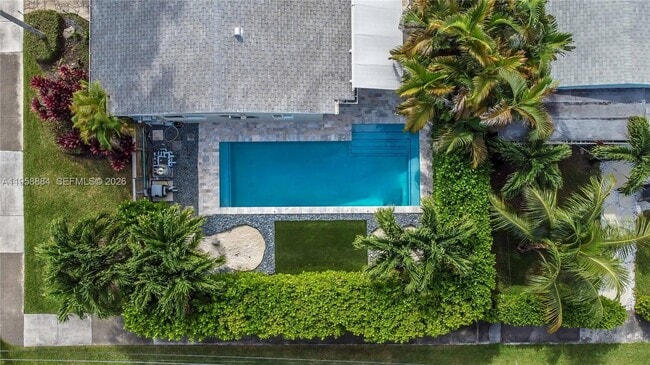 Building Photo - 930 N 11th Ct