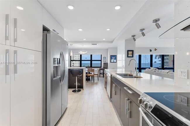 Building Photo - 5100 N Ocean Blvd
