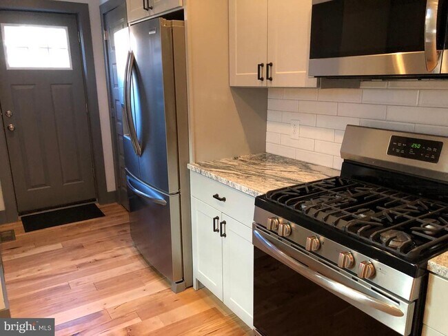 Building Photo - 1829 N Ringgold St