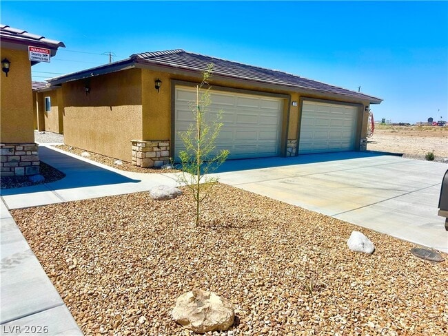 Building Photo - 1081 Quartzite Ave