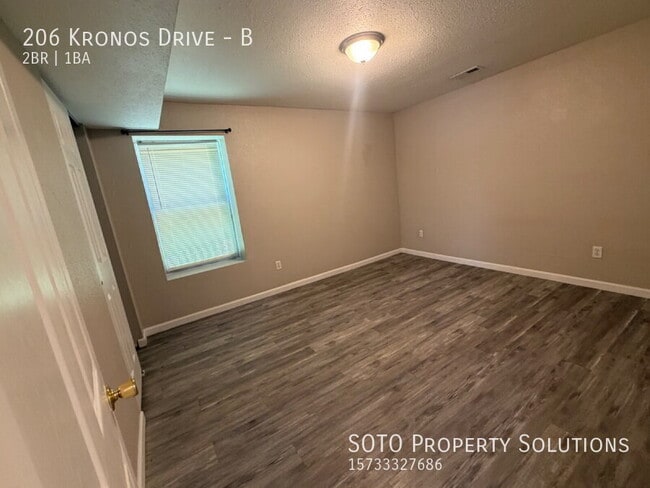 Building Photo - 206 Kronos Dr
